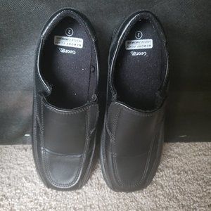 Boys size 2 Dress Shoes Black